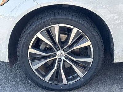 2022 Volvo XC60 B5 Momentum