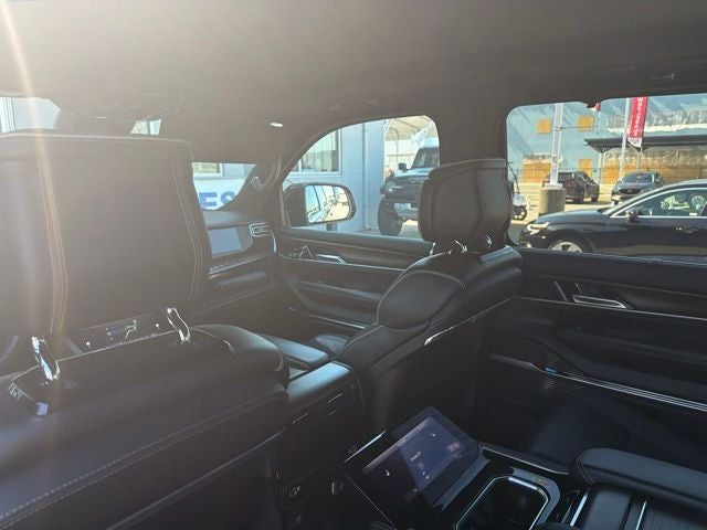 2022 Jeep Grand Wagoneer Series II