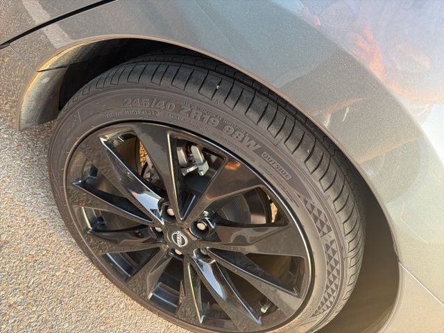 2023 Nissan Maxima SR