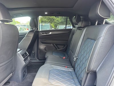 2024 Volkswagen Atlas Cross Sport 2.0T SEL Premium R-Line