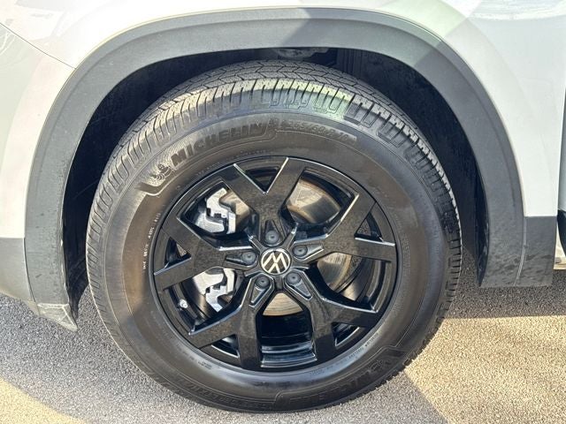 2024 Volkswagen Atlas 2.0T Peak Edition SEL