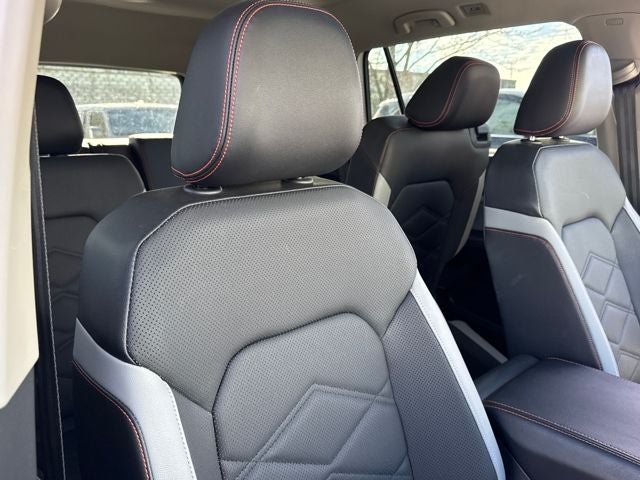 2024 Volkswagen Atlas 2.0T Peak Edition SEL