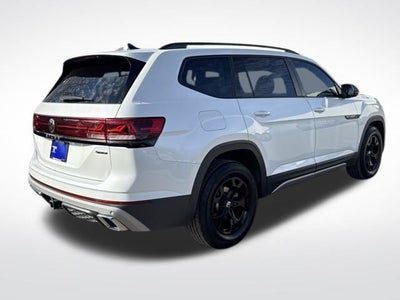 2024 Volkswagen Atlas 2.0T Peak Edition SEL