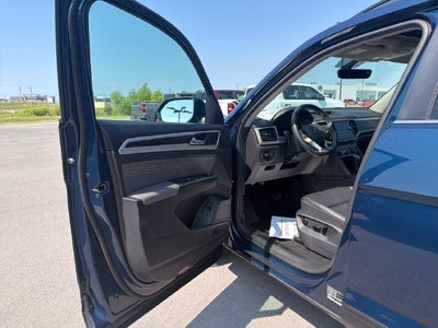 2023 Volkswagen Atlas 3.6L V6 SE w/Technology