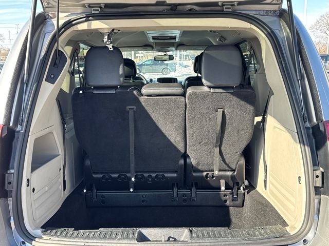 2016 Chrysler Town & Country Touring