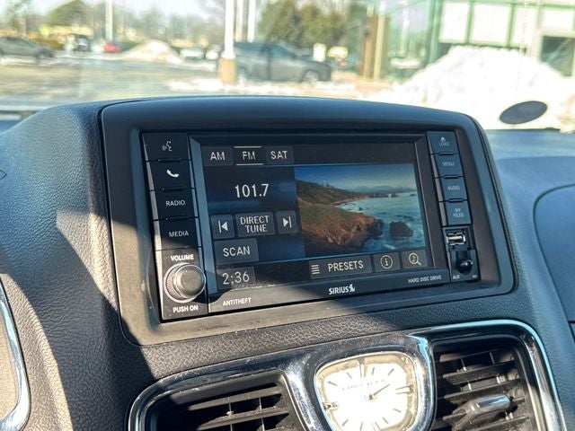 2016 Chrysler Town & Country Touring