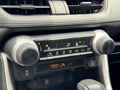 2022 Toyota RAV4 LE