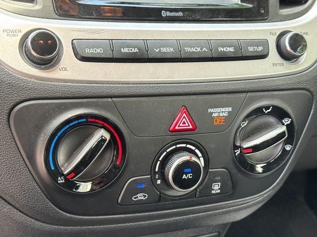 2022 Hyundai Accent SE