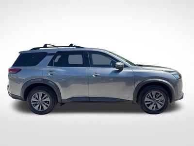 2023 Nissan Pathfinder SV