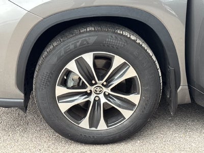 2025 Toyota Highlander XLE