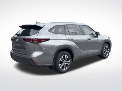 2025 Toyota Highlander XLE