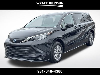 2024 Toyota Sienna LE 8 Passenger