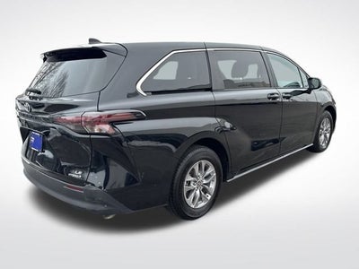 2024 Toyota Sienna LE 8 Passenger