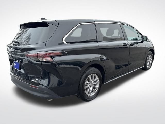 2024 Toyota Sienna LE 8 Passenger