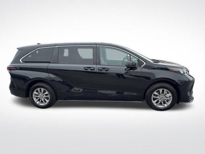 2024 Toyota Sienna LE 8 Passenger