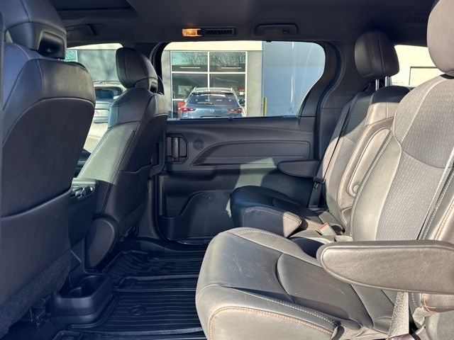 2022 Toyota Sienna XSE 7 Passenger