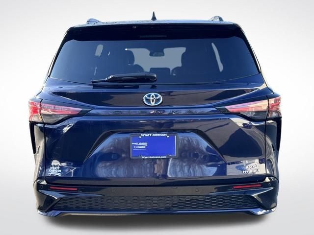 2022 Toyota Sienna XSE 7 Passenger