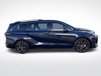 2022 Toyota Sienna XSE 7 Passenger