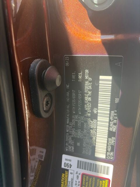 2023 Toyota Sienna XLE 8 Passenger