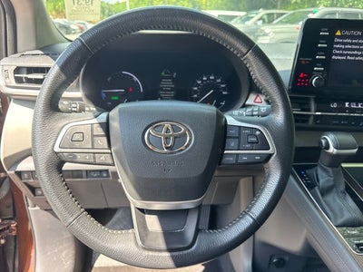 2023 Toyota Sienna XLE 8 Passenger