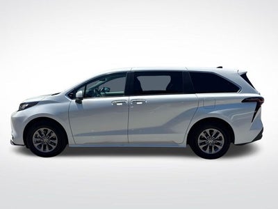 2023 Toyota Sienna XLE 7 Passenger
