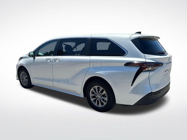 2023 Toyota Sienna XLE 7 Passenger