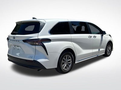 2023 Toyota Sienna XLE 7 Passenger