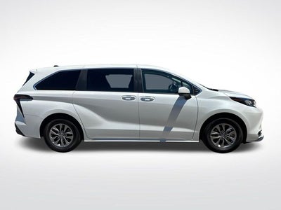 2023 Toyota Sienna XLE 7 Passenger