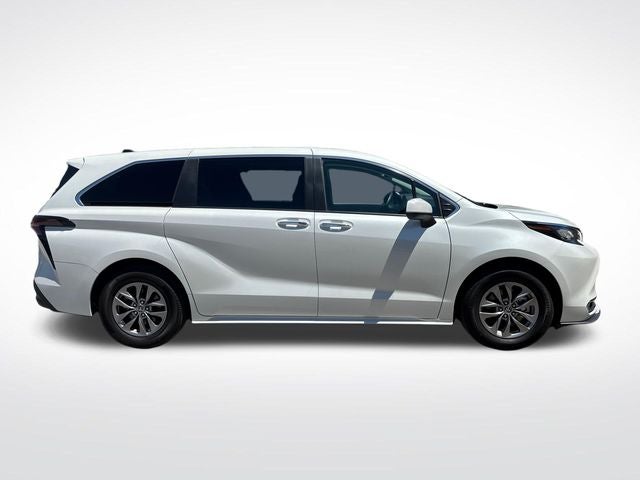 2023 Toyota Sienna XLE 7 Passenger