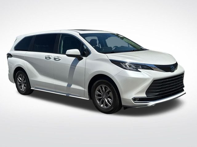2023 Toyota Sienna XLE 7 Passenger