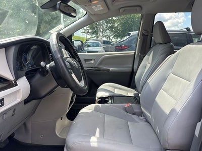 2019 Toyota Sienna XLE 8 Passenger