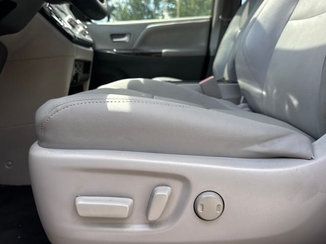 2019 Toyota Sienna XLE 8 Passenger