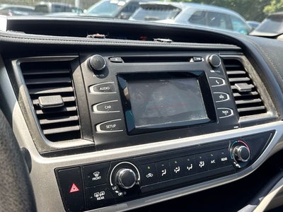 2016 Toyota Highlander LE