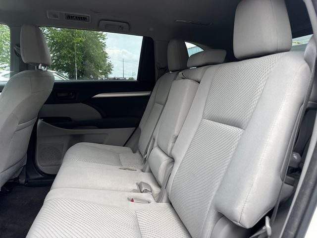 2015 Toyota Highlander LE V6