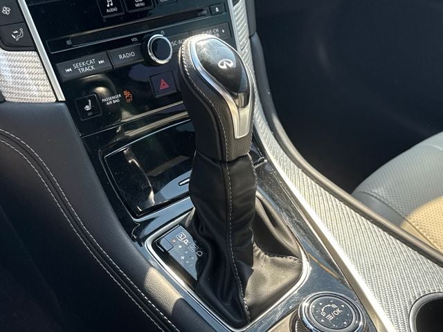 2017 INFINITI Q60 Red Sport 400