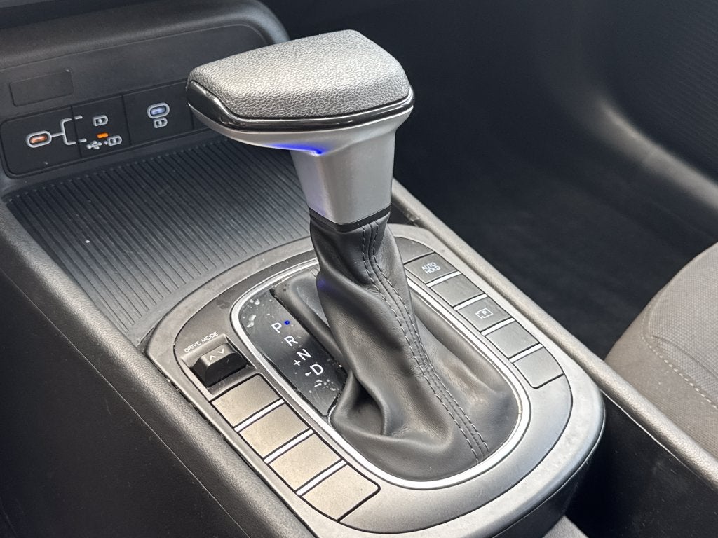 2025 Hyundai Kona SE