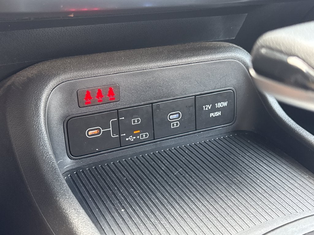 2025 Hyundai Kona SE