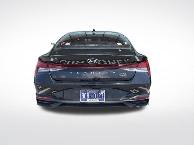 2022 Hyundai Elantra SE