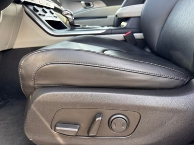 2023 Kia Carnival LX