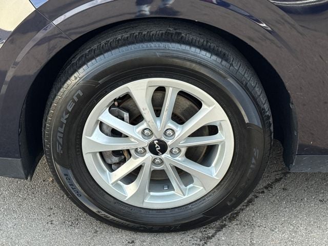 2023 Kia Carnival LX