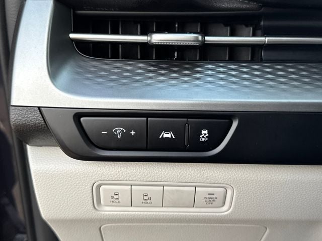 2023 Kia Carnival LX