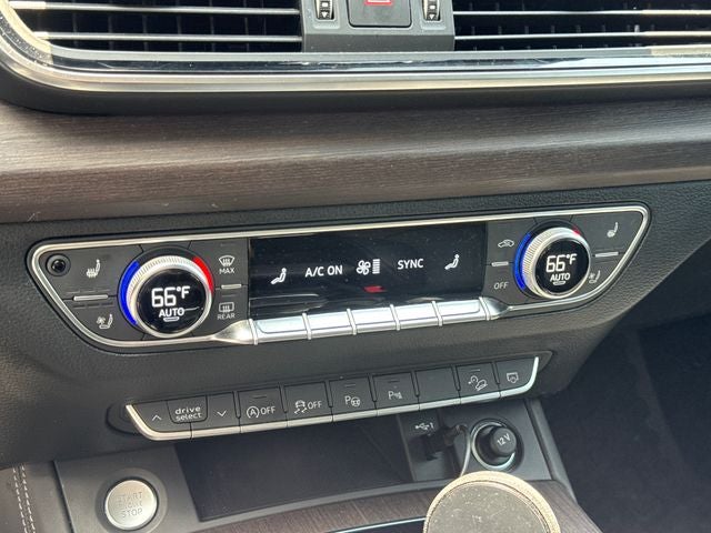 2023 Audi Q5 45 S line Prestige quattro