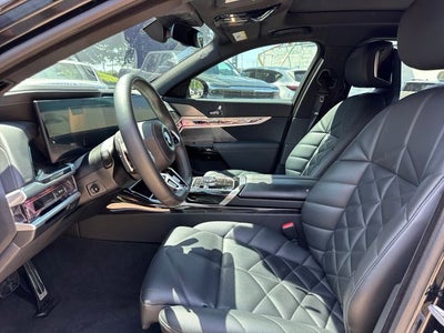 2023 BMW 7 Series 740i