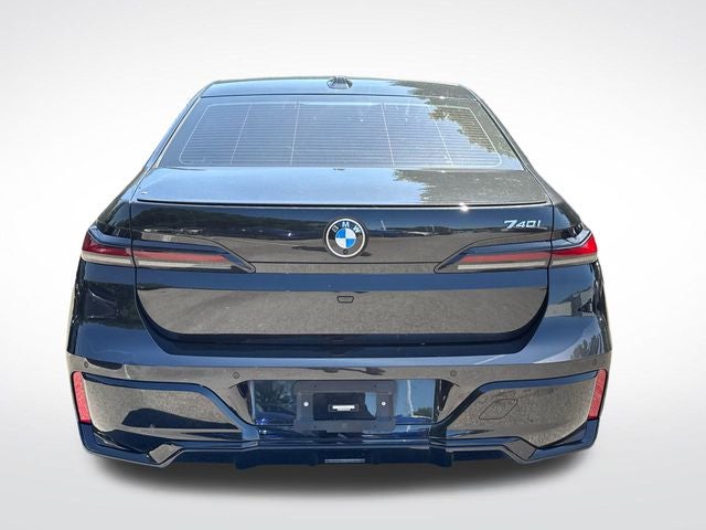 2023 BMW 7 Series 740i