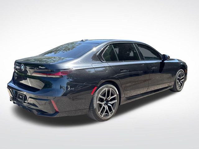 2023 BMW 7 Series 740i