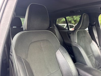 2020 Volvo XC40 R-Design