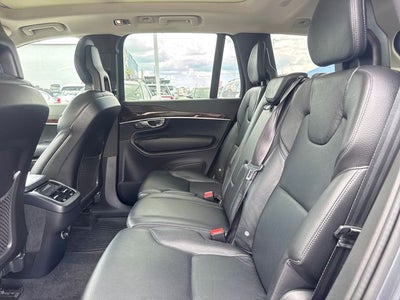2016 Volvo XC90 T6 Momentum