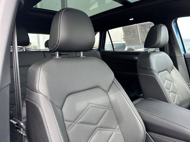 2025 Volkswagen Atlas Cross Sport 2.0T SE w/Technology