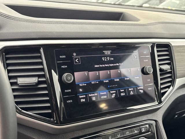 2022 Volkswagen Atlas 3.6L V6 SE w/Technology