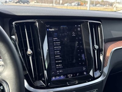 2024 Volvo S60 B5 Plus Dark Theme